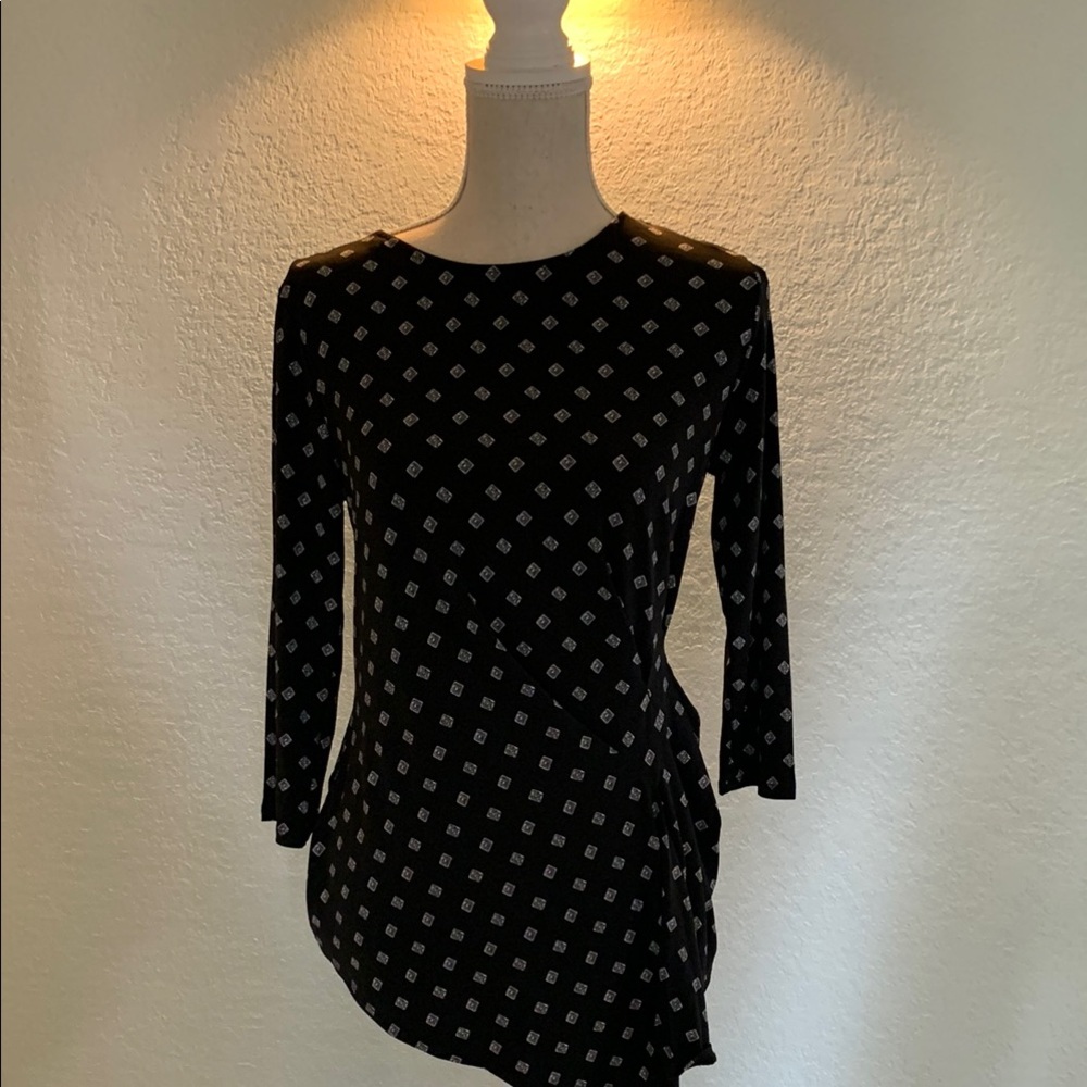 NWOT Vince Camuto Black and White Asymmetrical Top